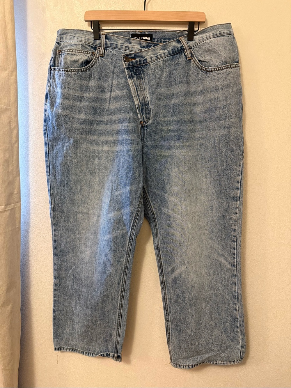 Fashion Nova Jeans - Picture 1 of 3